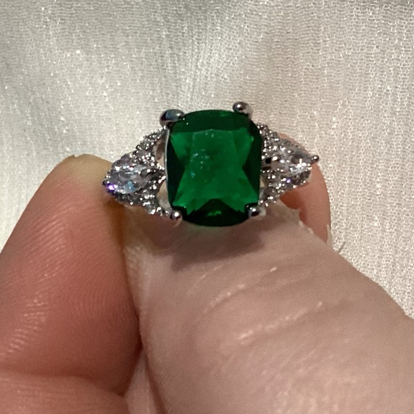 -💍925 Sterling Silver Radiant Cut Emerald Green zircon Ring - Picture 12 of 15